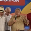 Caetano prevê vitória de Jerônimo no 1º turno e alfineta oposição - Imagem