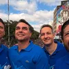Flávio Bolsonaro participa da Marcha para Jesus e promete oração pelo Brasil - Imagem