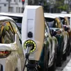 Pontos de recarga para carros elétricos podem virar regra em hospitais e mercados