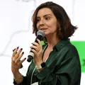 ‘A lei que restringiu o celular nas escolas pegou no Brasil’, diz diretora do MEC imagem