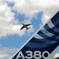 Airbus manda inspecionar aviões A380 após fissuras nas asas imagem