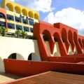 Antigo Hotel Sol Bahia se tornará condomínio em Salvador imagem