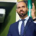 Apartamento de Eduardo Bolsonaro vai a leilão no Rio de Janeiro imagem