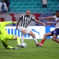 Atacante do Botafogo chama gramado da Fonte Nova de "pasto" imagem