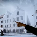 Áustria toma decisão e torna casa em que Hitler nasceu uma delegacia; entenda imagem