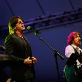 Bee Gees Alive reúne gerações e esgota ingressos em Salvador imagem