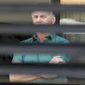 Bolsonaro deve seguir em prisão domiciliar mesmo após arma apreendida imagem