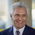 Caiado vê desgaste de Flávio Bolsonaro e se lança como alternativa imagem