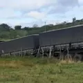 Caminhoneiro é agredido e mantido refém durante assalto na BR-324 imagem