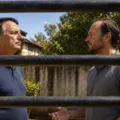 Carlos visita Bolsonaro em domiciliar e diz que pai "está ciente de tudo" imagem