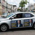 Carro de aplicativo com propaganda eleitoral gera multa de R$ 8 mil imagem