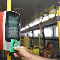 Cobradora é agredida por mulher após briga por cartão de gratuidade imagem