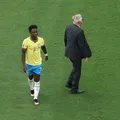 Comentarista da Cazé TV critica Vinicius Júnior após eliminação: "É um escárnio" imagem