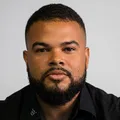 Consultor automotivo é executado dentro de carro em Salvador imagem