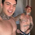 Cristian Cravinhos aparece de calcinha e anuncia cena com ator pornô imagem