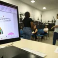 Curso gratuito de audiodescrição abre vagas em Salvador; veja como participar imagem