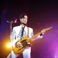 Dez anos após sua morte, Prince ganha novo álbum com músicas inéditas imagem