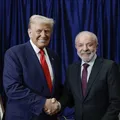 Donald Trump vai para cima e diz que não pensa em Lula: "Muito volátil" imagem