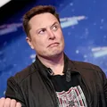 Elon Musk se torna trilionário após salto de 20% nas ações da Space X imagem