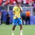 Em lágrimas, Neymar anuncia aposentadoria da Seleção Brasileira imagem