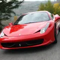 Empresário cai em golpe e troca Ferrari de R$ 4 milhões por relógio falso imagem