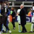 Entenda como as pausas para hidratação influenciam os jogos da Copa imagem