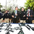 Espingarda registrada no nome de Bolsonaro é apreendida pela PF imagem