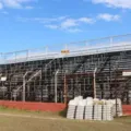 Estádio histórico abandonado há 10 anos pode ser reativado após leilão imagem