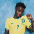 Everton Ribeiro, Paulinho e +: 7 craques que fizeram procedimentos estéticos como Vini Jr. imagem