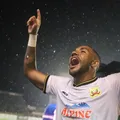 Ex-Vitória brilha como herói de título histórico na Ásia imagem