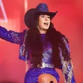 Fã de Ana Castela passa mal e morre durante show da cantora imagem