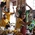 Faltar o trabalho para assistir o jogo do Brasil causa demissão? Veja imagem