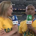 Fernanda Gentil decide falar sobre polêmica com Romário ao vivo na CazéTV imagem