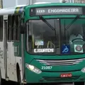 Festa paredão provoca suspensão de ônibus na Engomadeira; entenda imagem
