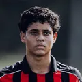 Filho de ex-Bahia, joia de 15 anos do Vitória brilha como artilheiro imagem