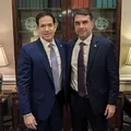Flávio fala de facções em encontro com vice e secretário de Trump imagem