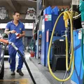 Governo destina bilhões para subsidiar combustíveis; vai baixar? imagem
