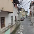 Homem e filho são esfaqueados após discussão por "gato" de energia em Salvador imagem