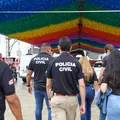 Homem que se passou por policial para cometer crimes é preso em festa imagem