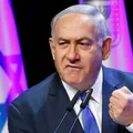 Irã bombardeia Israel, que promete resposta à altura imagem