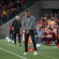 Jair Ventura vê "totais condições" de aplicar virada sobre o Athletico imagem