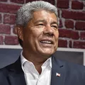 Jerônimo tem candidatura registrada e mostra carta de compromisso imagem