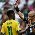 Jogador da África do Sul é punido pela Fifa e pode ficar fora da Copa imagem