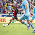 Mais um? Volante sente dores e preocupa para decisão no Barradão imagem