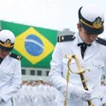 Marinha é condenada por obrigar militar trans a usar trajes masculinos imagem