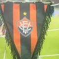 Meia estrangeiro deixa o Vitória e é anunciado por clube europeu imagem