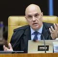 Moraes dá 48 horas para PGR se pronunciar sobre arma de Bolsonaro imagem