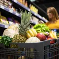 Mulher é presa ao tentar furtar R$ 5 mil em produtos de supermercado imagem