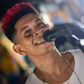 Músico que estava com Zau O Pássaro recebe alta 1 mês após acidente imagem