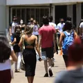 Novo dialeto: o que as gírias atuais revelam sobre a língua portuguesa imagem